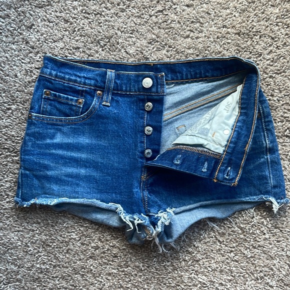 Levi 501 shorts - Picture 2 of 4